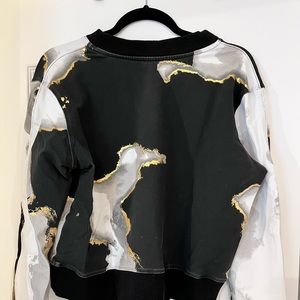 NWOT Noli Yoga Sweatshirt -M